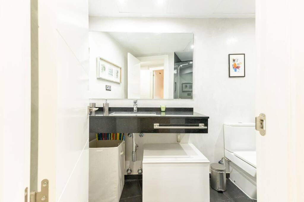 Pajaritos Center Suite By Valcambre Seville Exterior photo